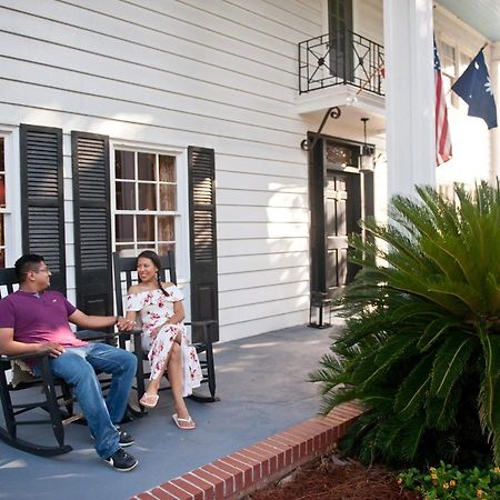 The Spivey House B&B On Kingston Lake Conway Exteriör bild